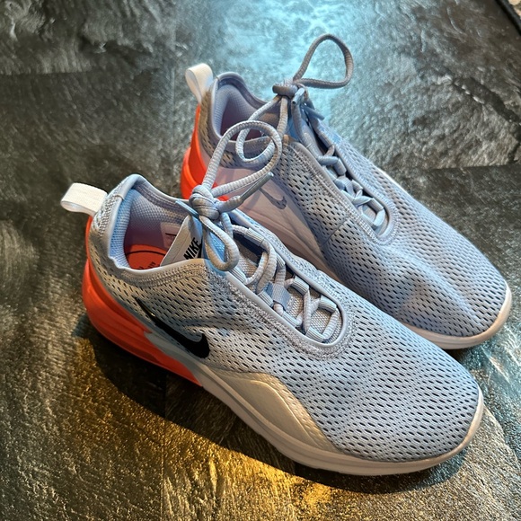 Nike Air Max 270 - Picture 1 of 6